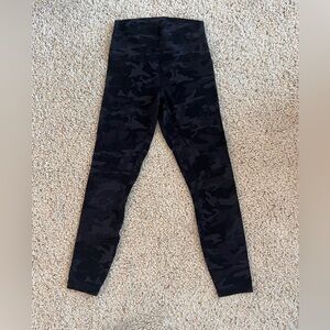 Lululemon Incognito Camo Multi Grey Size 6 Align 25"